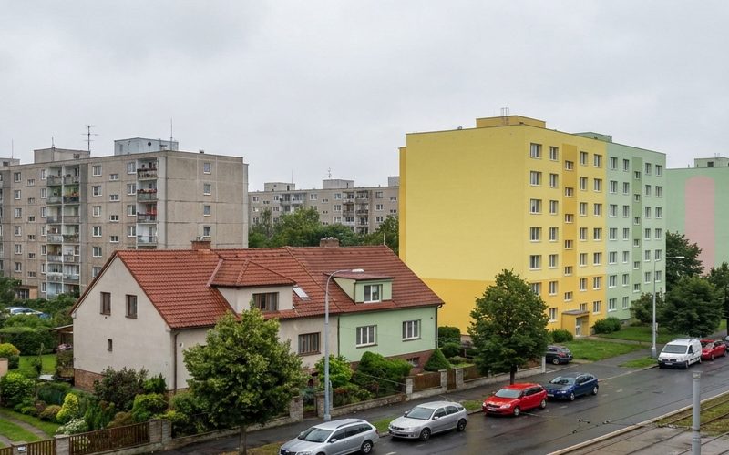 Středočeský kraj — rodinné domy a SVJ